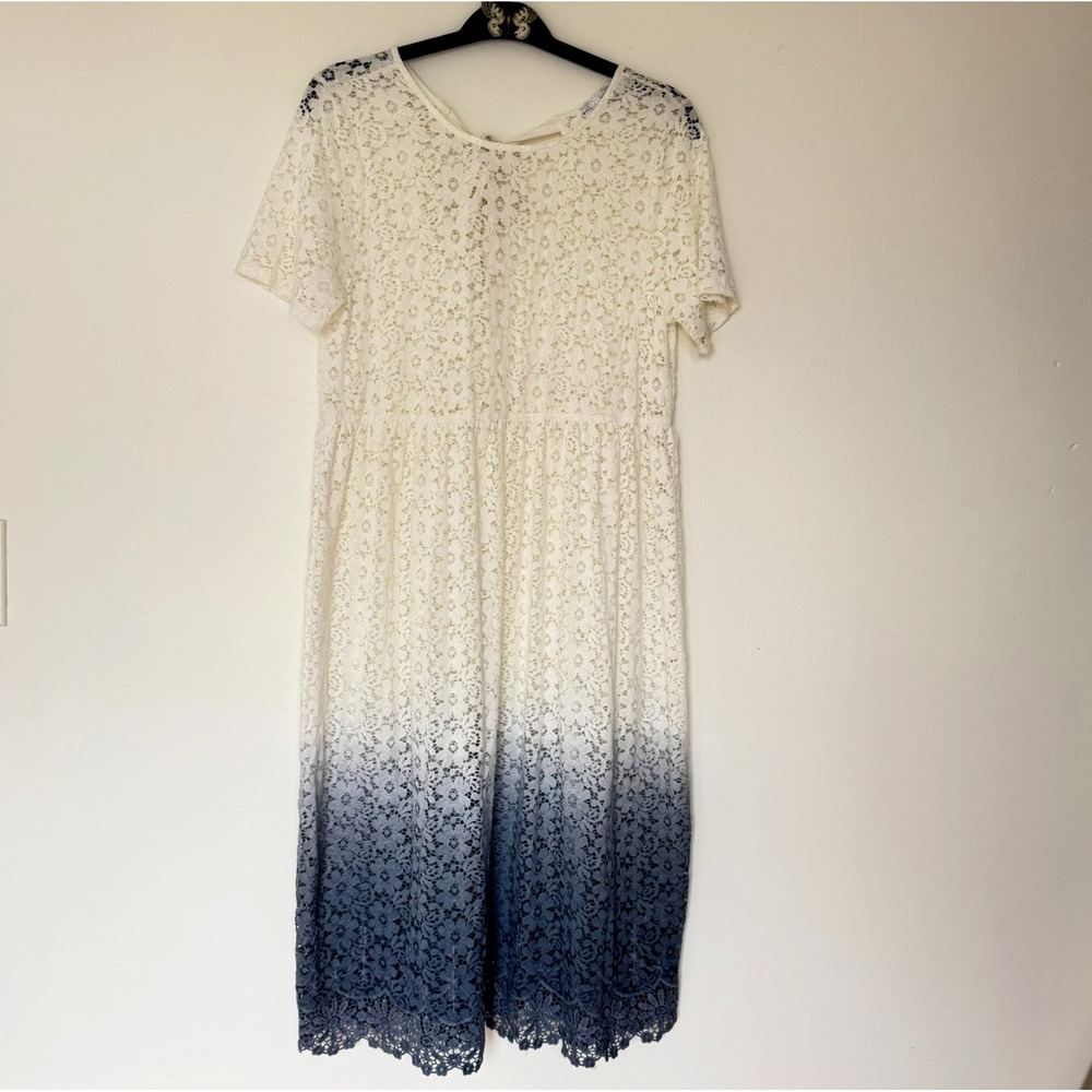 Audrey 3 Midi‎ Dress Size M Ombre Lace Cream Short Sleeve Sheer Embroidered